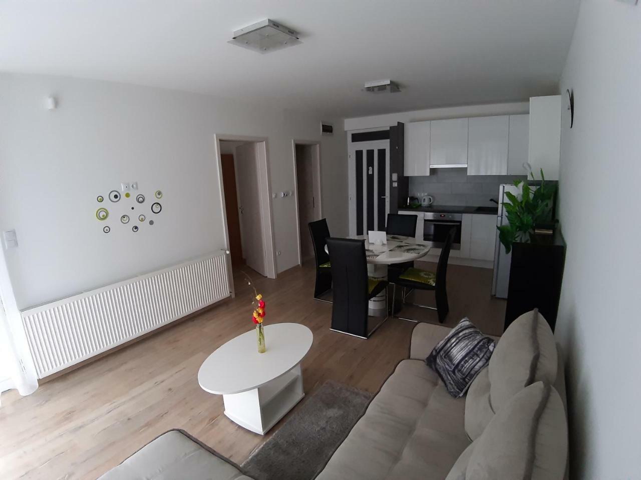 שיופוק Elegant Apartman מראה חיצוני תמונה